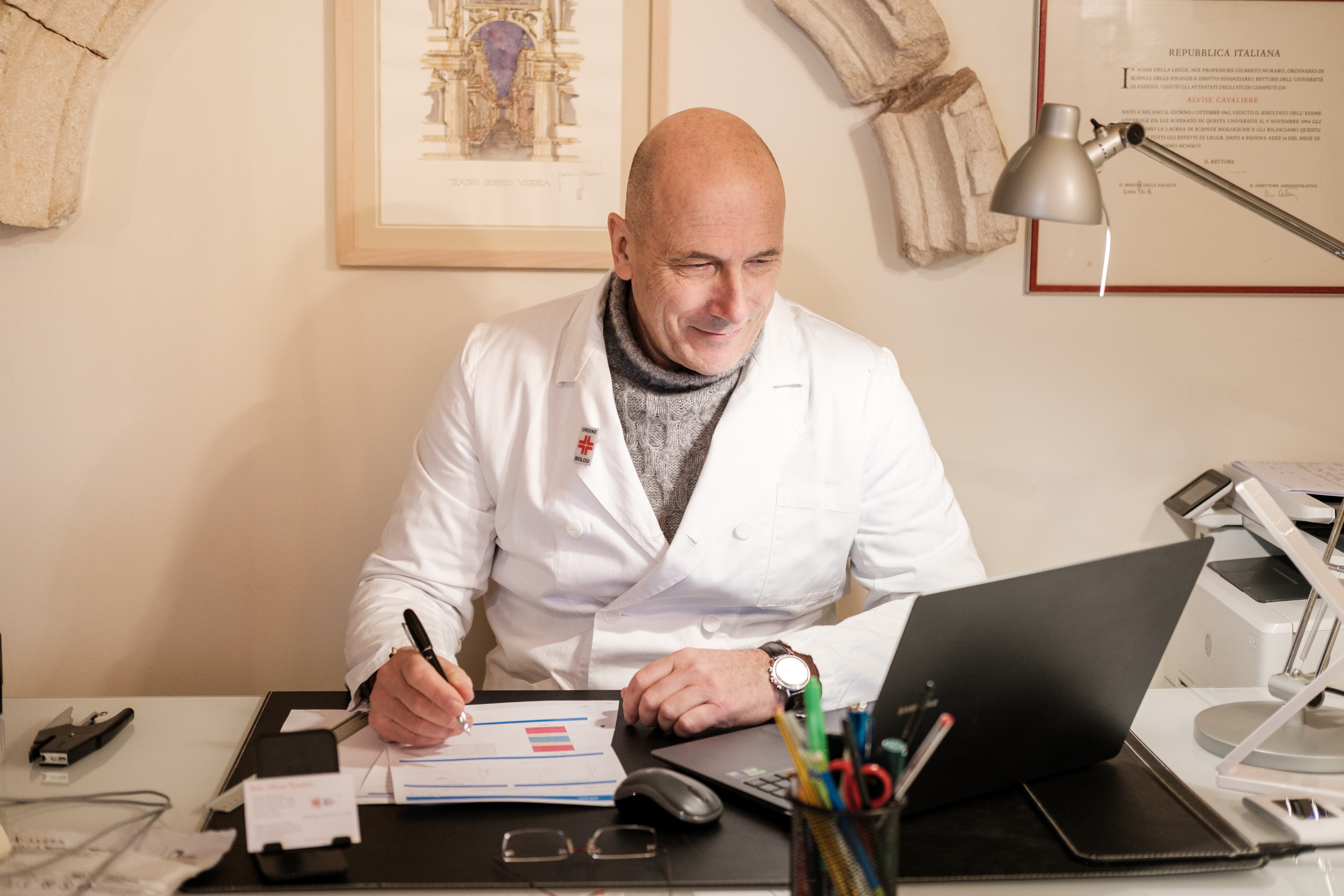 Il Dott. Alvise Cavaliere biologo nutrizionista che utilizza un metodo scientifico